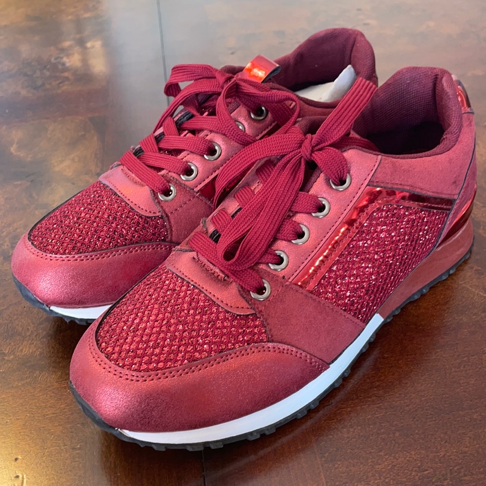 Brand new burgundy sneakers. Size 38.